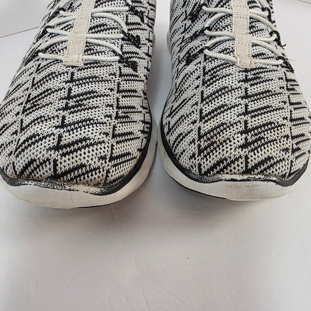 Skechers Slip-On Walking Sneakers Women’s 8.5 Memory Foam - Black & White - Picture 3 of 8